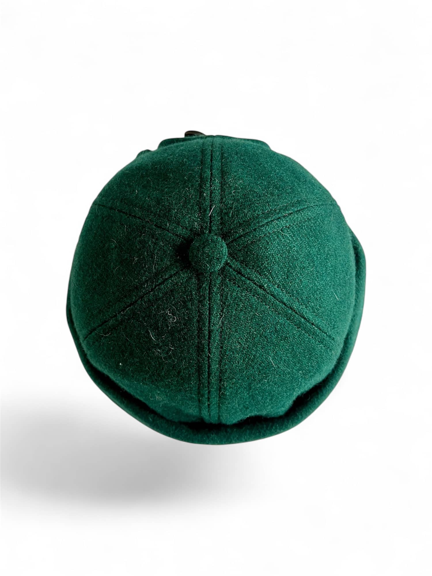 Bonnet Docker Miki d'hiver mixte, en taille unique réglable, en laine naturelle recyclée vert sapin, artisanat made in france.