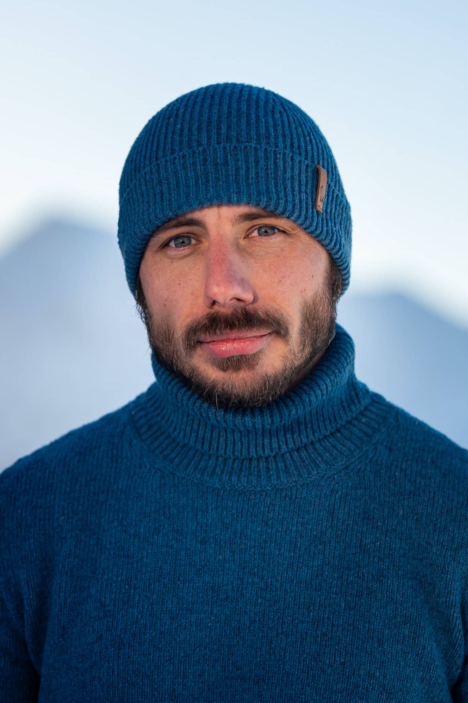 bonnet homme éthique et responsable, bleu océan, laine des Pyrénées et coton recyclé, made in France, maison izard