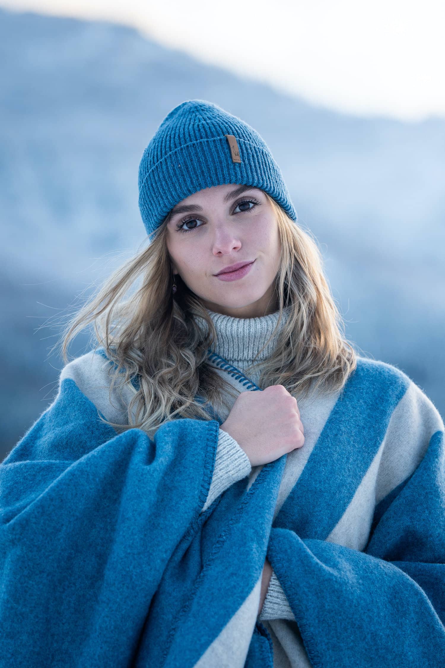 bonnet femme éthique et responsable, bleu océan, laine des Pyrénées et coton recyclé, made in France, maison izard