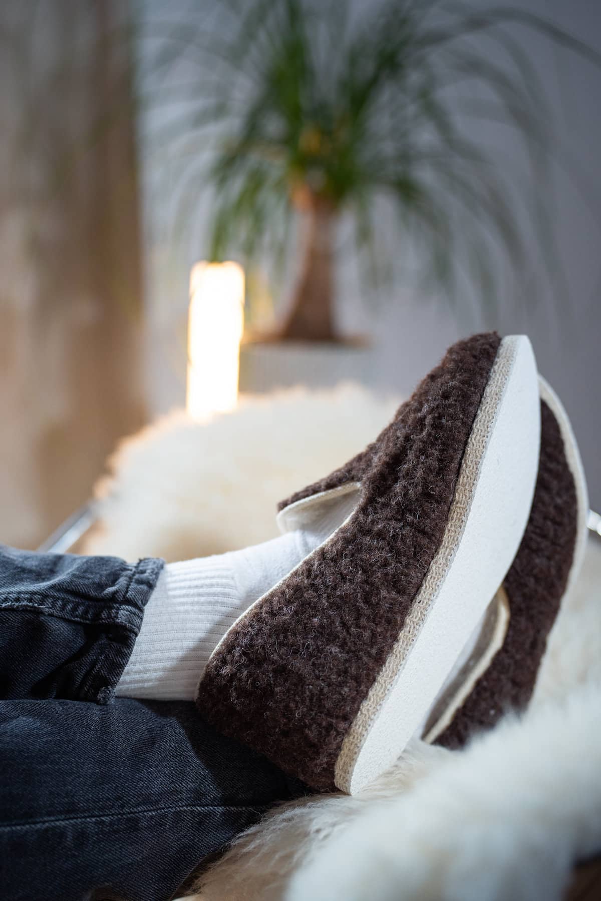 Véritables charentaises mixte en 100% laine naturelle française,toison mouton marron brun et écru, made in france, maison izard x Rivalin