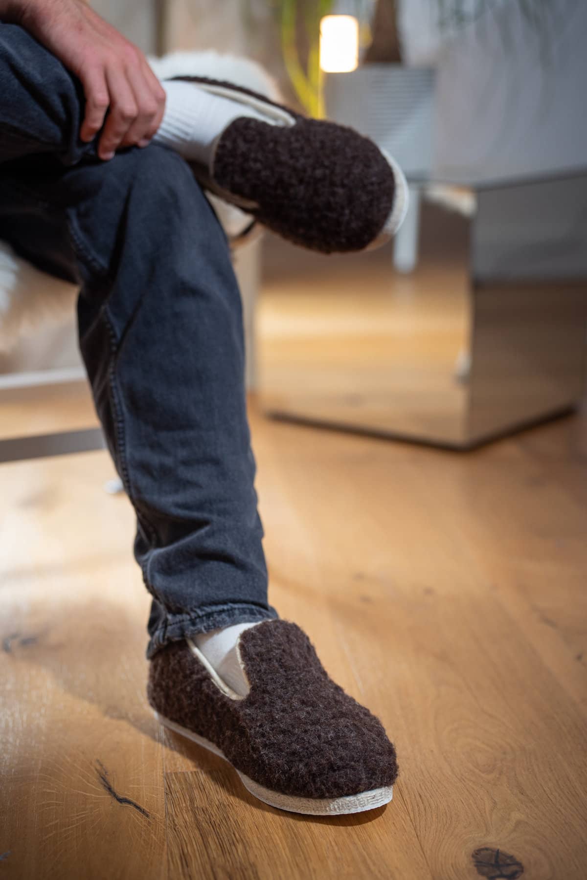 Véritables charentaises mixte en 100% laine naturelle française,toison mouton marron brun et écru, made in france, maison izard x Rivalin