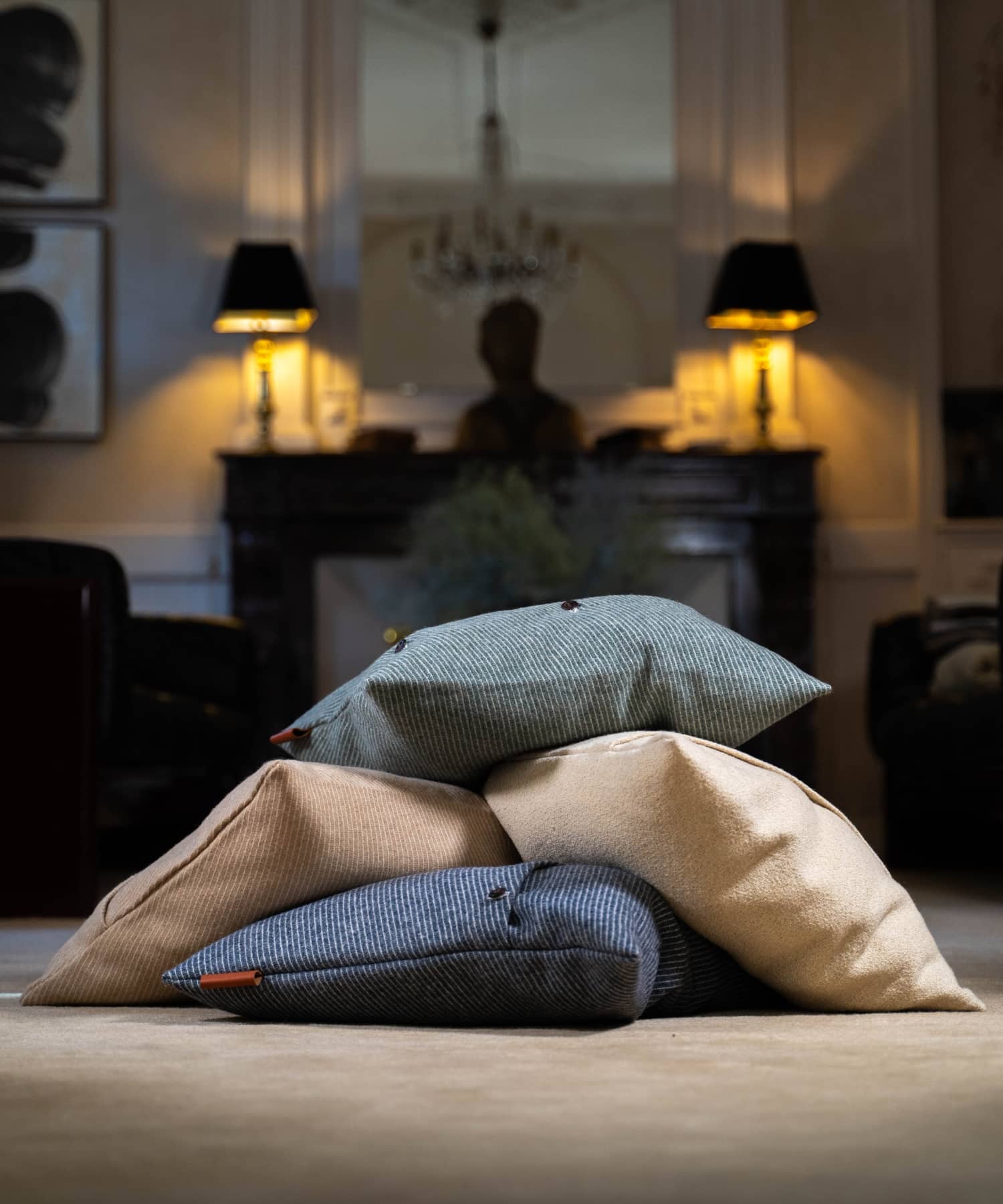 coussins carrés à rayures, blanc, beige, bleu, vert, laine des Pyrénées et matières recyclées, décoration intérieure, pyloow, maison izard