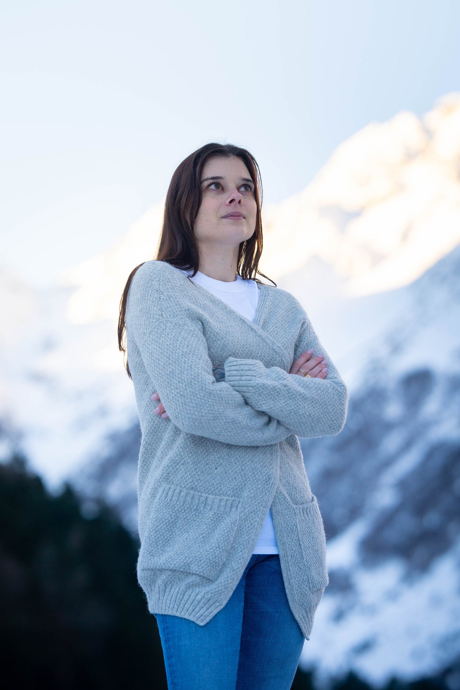 gilet femme éthique et responsable, gris clair, en laine des Pyrénées et coton recyclé, made in France, maison izard