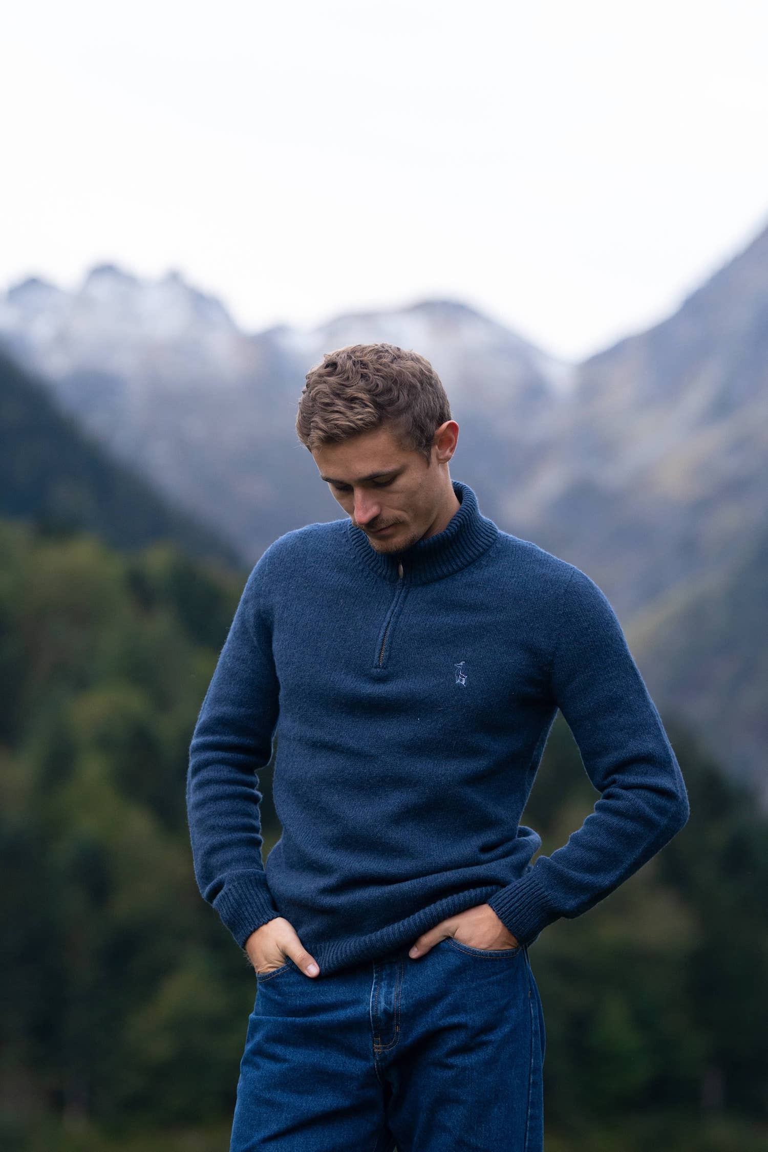 pull éthique homme col camionneur montant bleu marine en laine des Pyrénées et coton recyclé ♻️, made in France 🇫🇷, maison izard