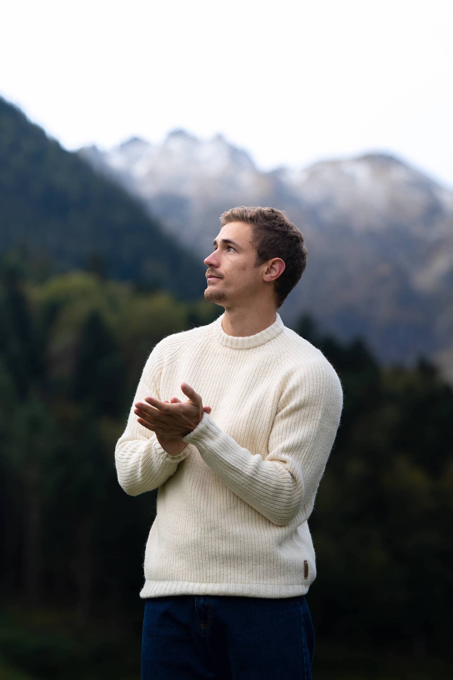 pull homme raglan éthique et responsable, blanc écru, en laine des Pyrénées et coton recyclé, made in France, maison izard