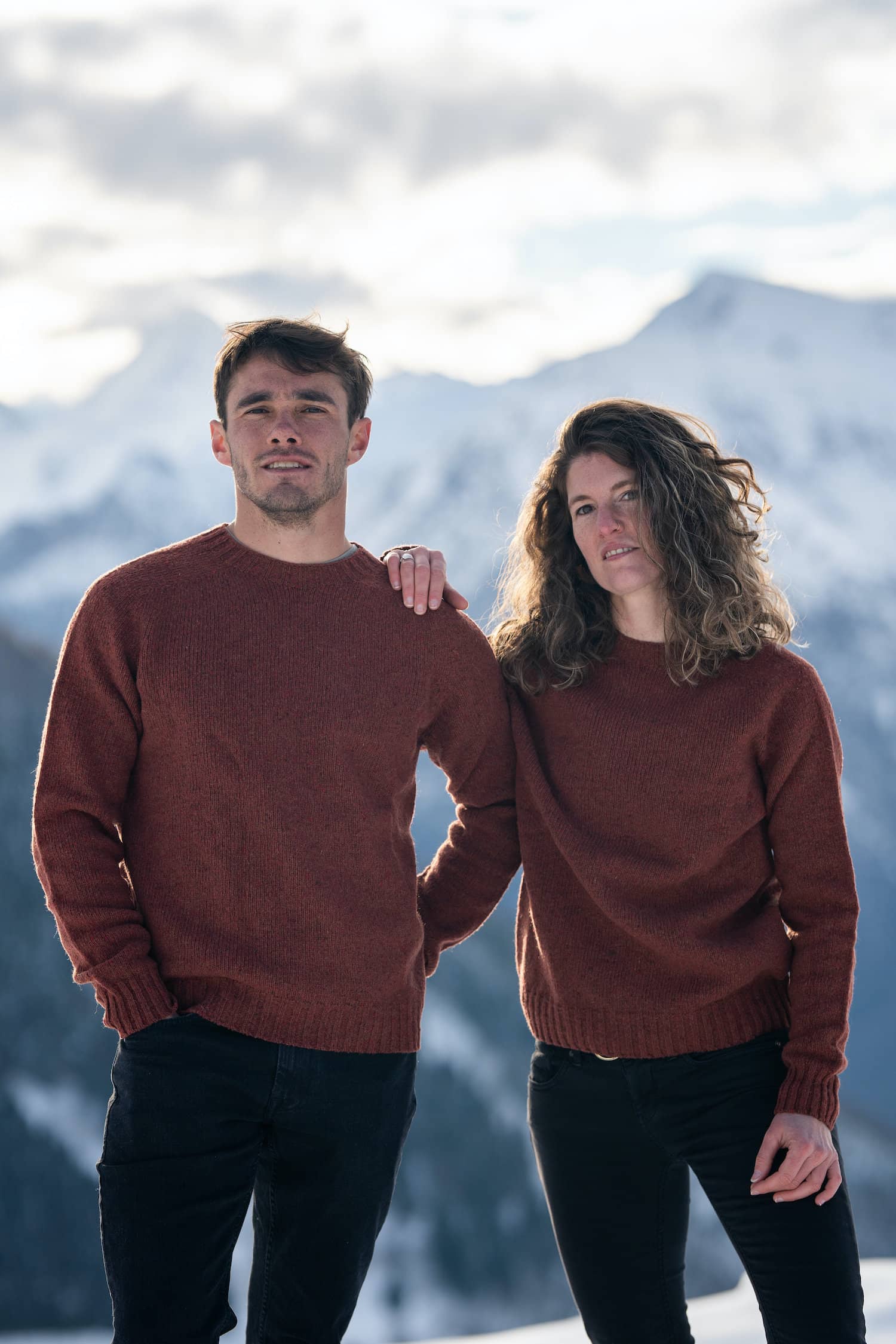 pull éthique mixte col rond, coupe oversize, manches marteaux, cognac, en laine des Pyrénées et coton recyclé, made in France, maison izard