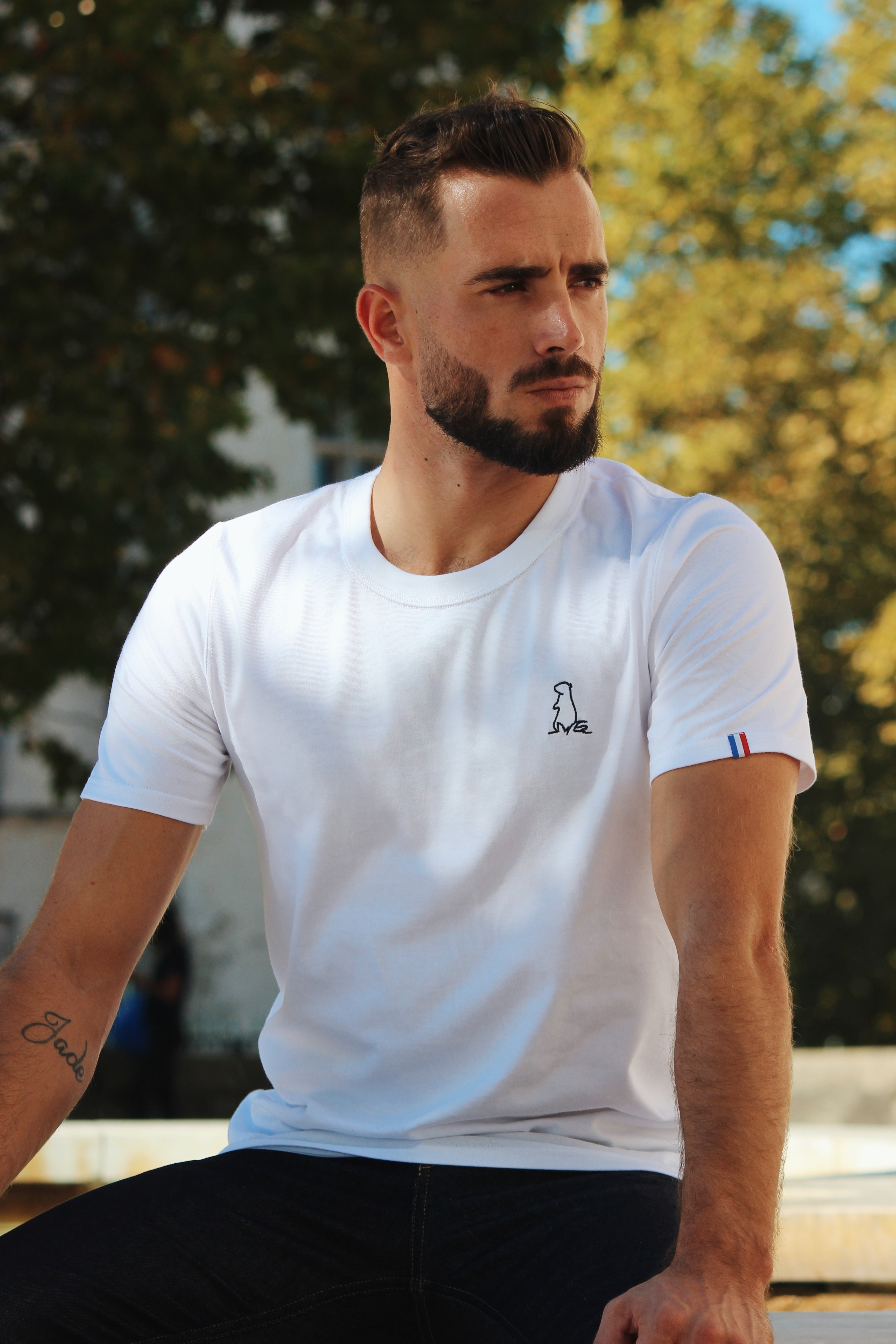 Tee-shirt mixte en coton bio GOTS OCS100 ecocert broderie marmotte épais blanc et bleu marine, made in france, Maison Izard Pyrénées