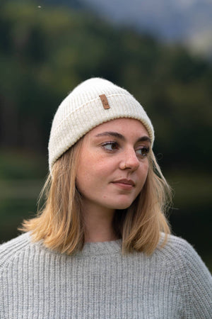 bonnet femme éthique et responsable, écru blanc, en laine des Pyrénées et coton recyclé ♻️, made in France 🇫🇷, maison izard