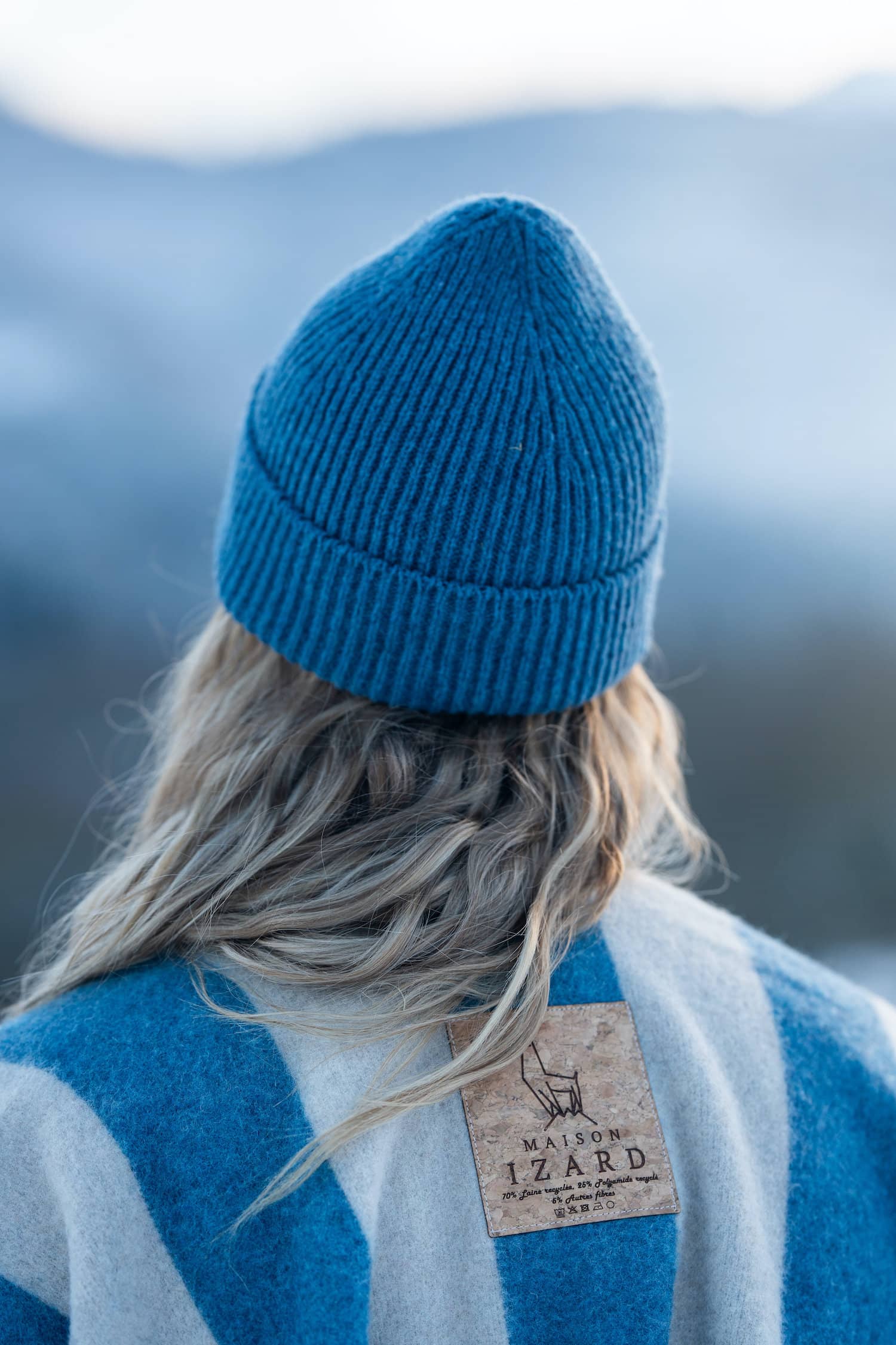 bonnet femme éthique et responsable, bleu océan, laine des Pyrénées et coton recyclé, made in France, maison izard