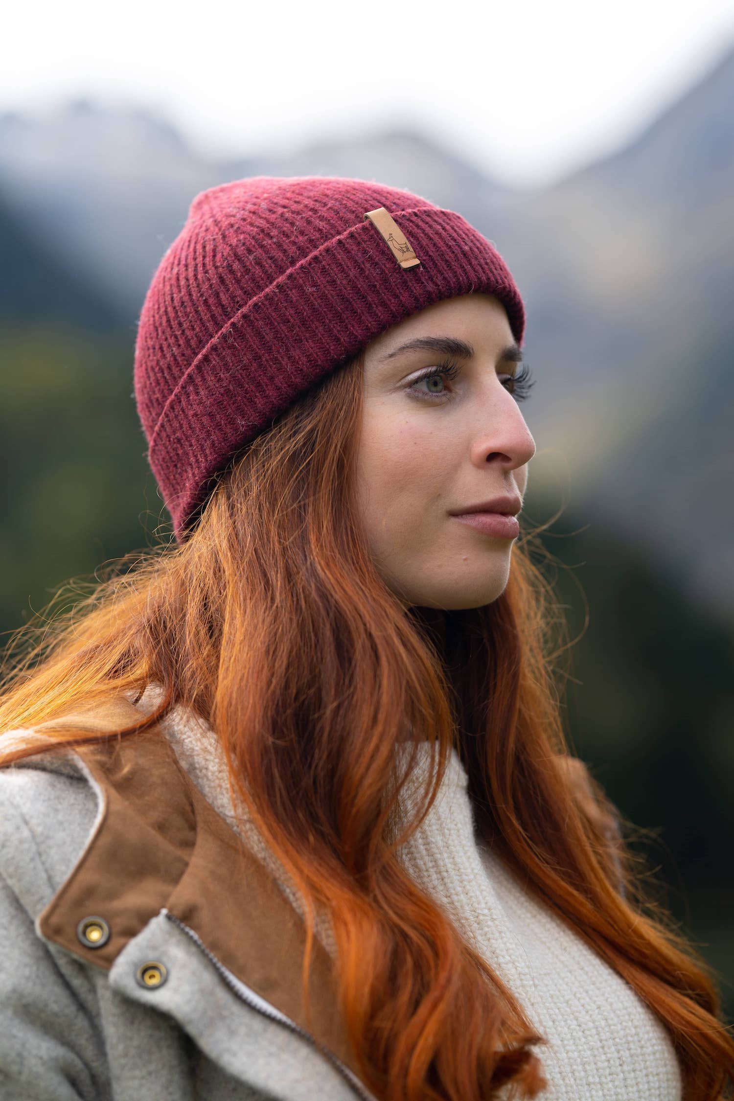 bonnet femme éthique et responsable, rouge bordeaux, en laine des Pyrénées et coton recyclé ♻️, made in France 🇫🇷, maison izard