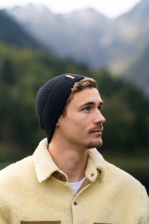 bonnet homme éthique et responsable, noir, en laine des Pyrénées et coton recyclé ♻️, made in France 🇫🇷, maison izard