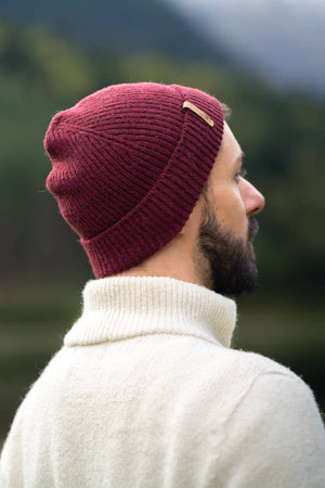 bonnet homme éthique et responsable, rouge bordeaux, en laine des Pyrénées et coton recyclé ♻️, made in France 🇫🇷, maison izard