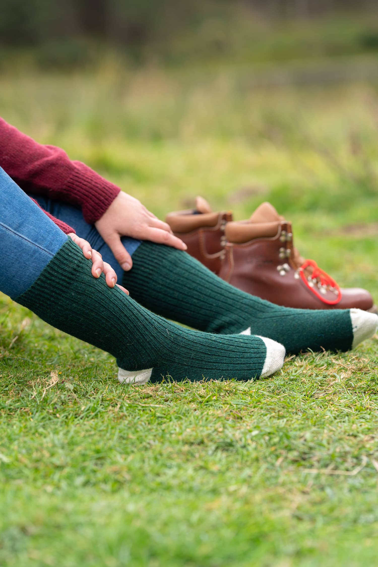 chaussettes en laine éthiques et responsables, vert sapin et blanc écru, laine des Pyrénées et coton recyclé, made in France, maison izard