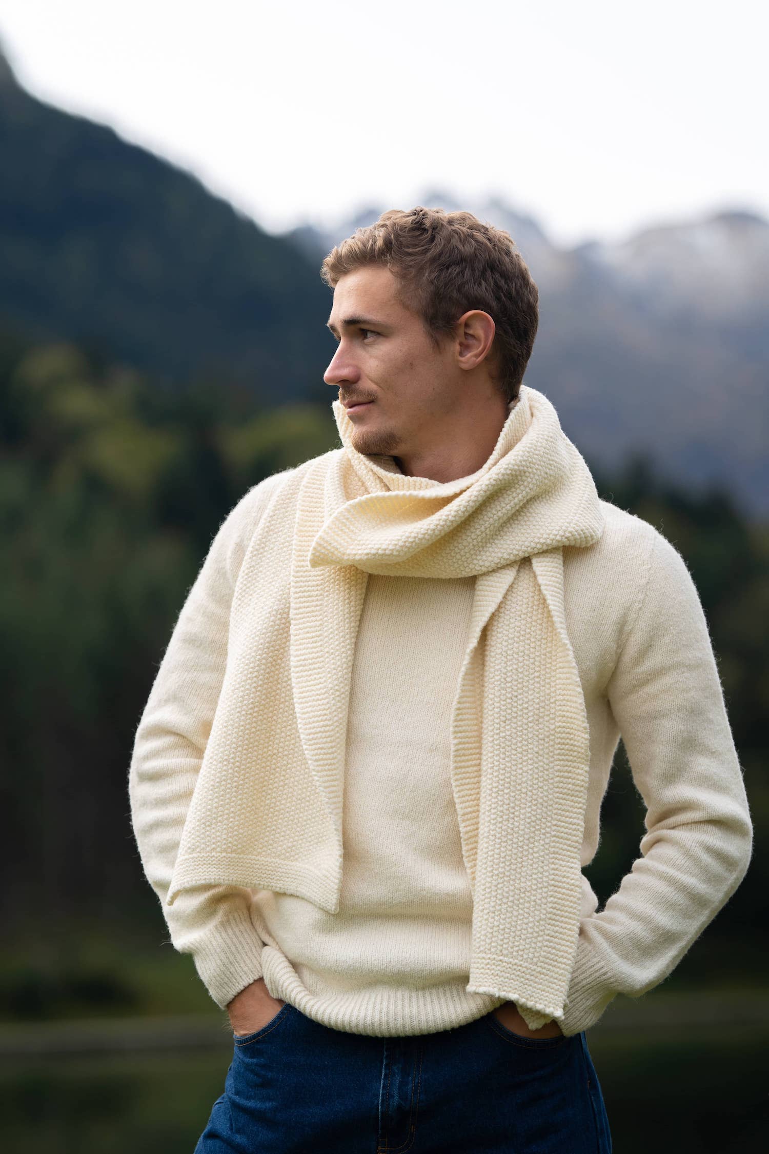 écharpe homme éthique et responsable, blanc écru, en laine des Pyrénées et coton recyclé ♻️, made in France 🇫🇷, maison izard