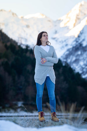 gilet femme éthique et responsable, gris clair, en laine des Pyrénées et coton recyclé, made in France, maison izard