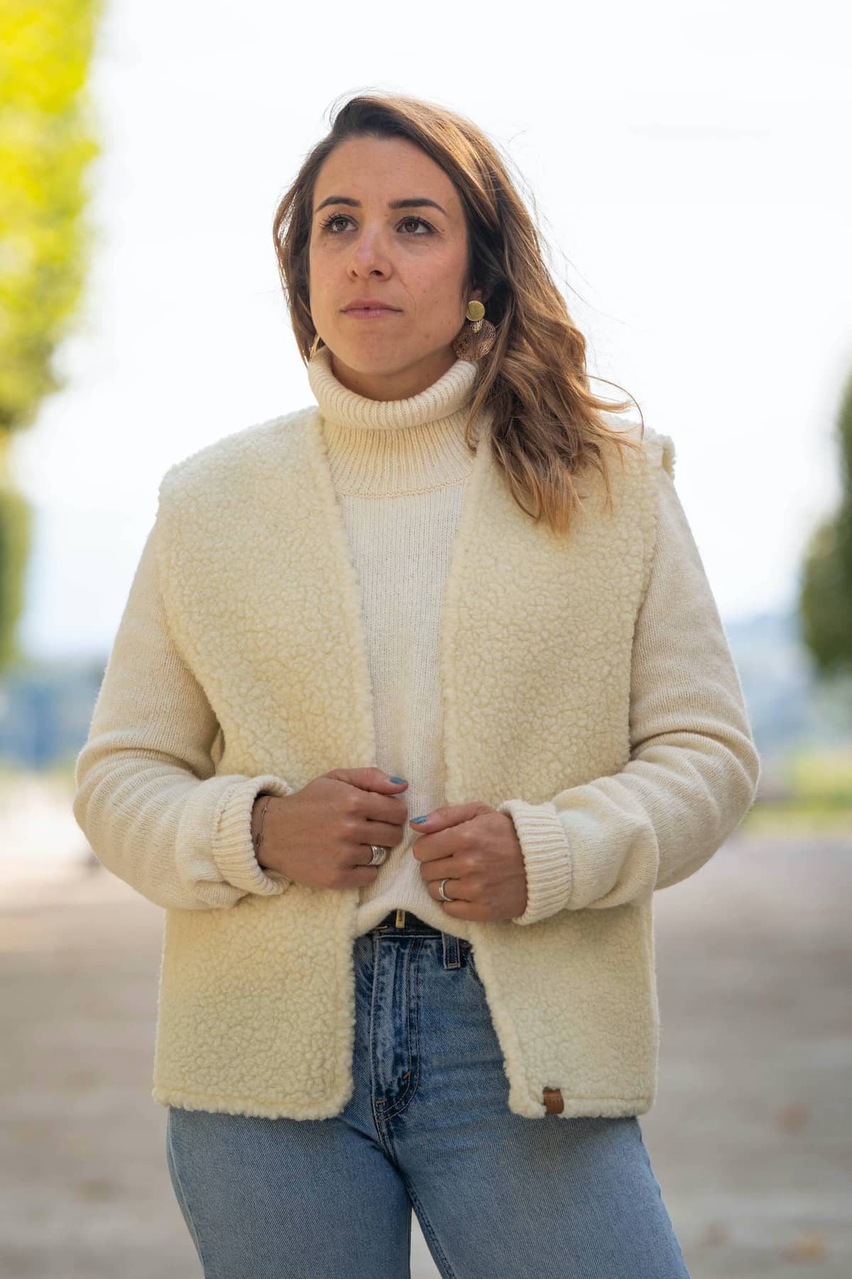 gilet mouton sans manches femme, laine française, blanc écru, made in france, pyrénées, maison izard