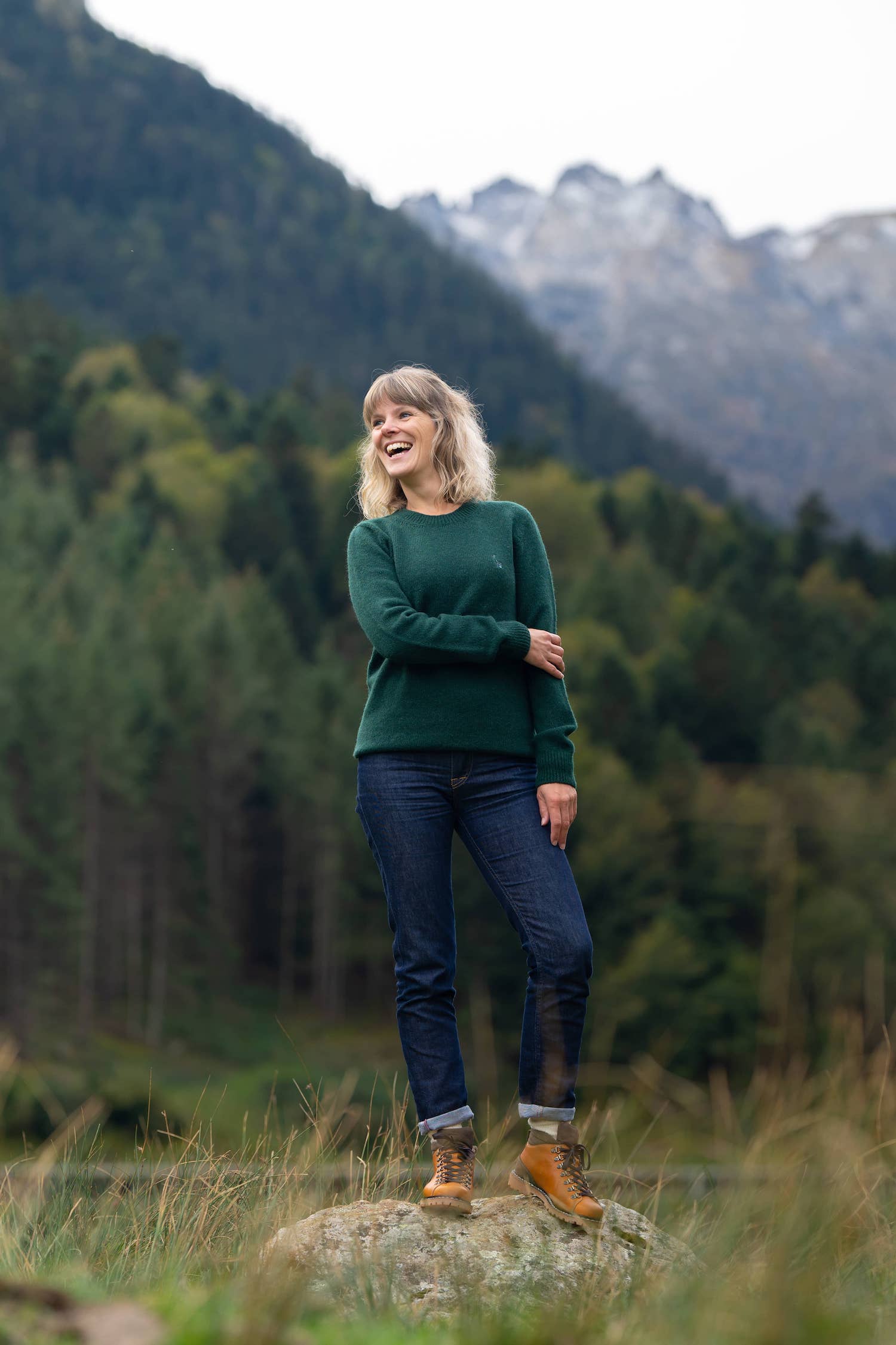 pull éthique femme col rond, vert sapin, en laine des Pyrénées et coton recyclé, made in France, maison izard