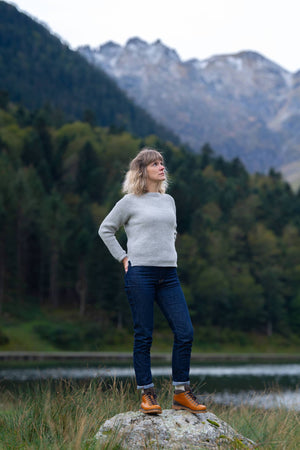 pull femme néou, raglan à cote, éthique et responsable, gris clair, en laine des Pyrénées et coton recyclé, made in France, maison izard