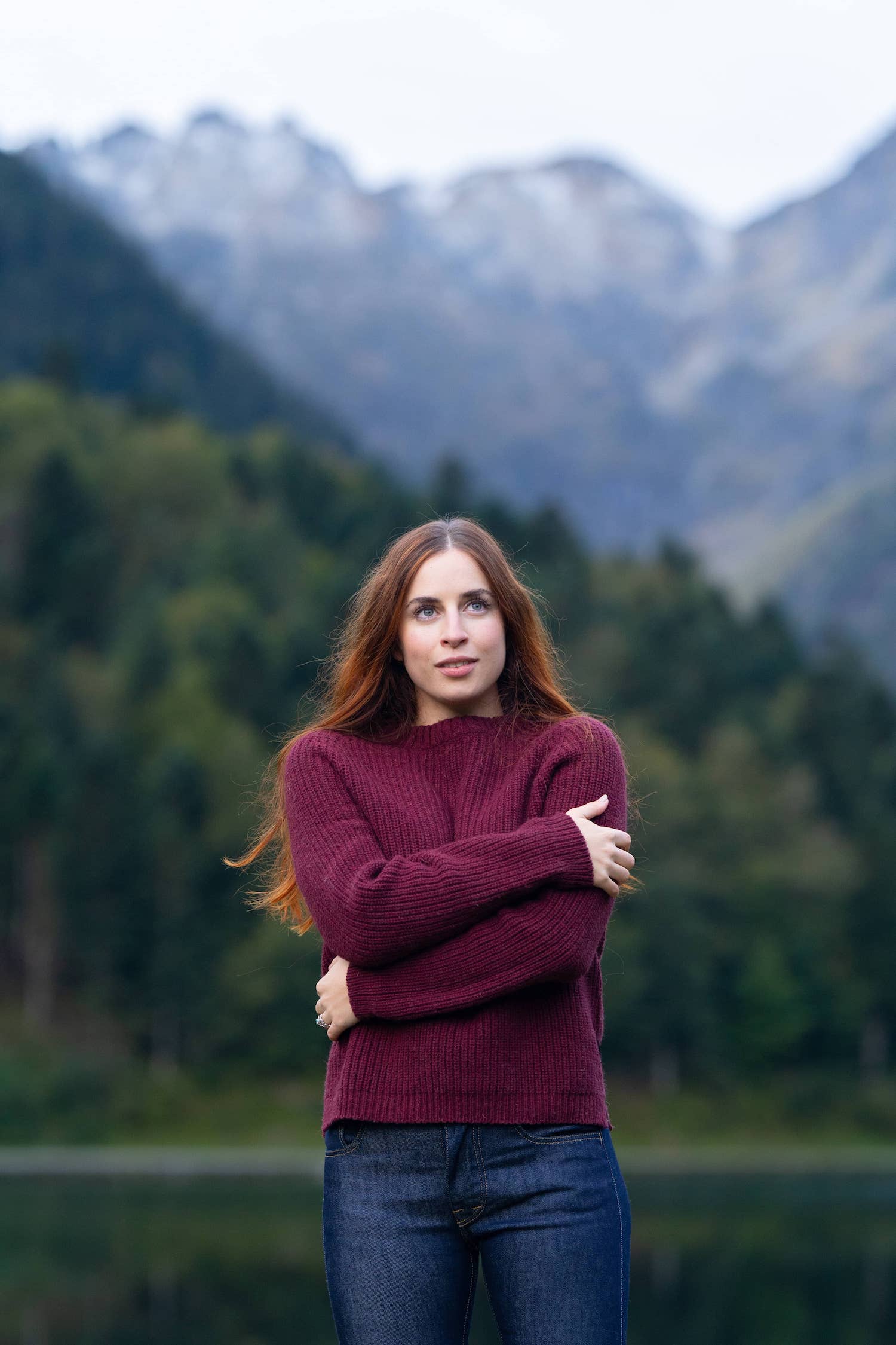 Pull éthique et responsable femme Néou, raglan à cote, rouge bordeaux, en laine des Pyrenées et coton recycle Maison Izard made in France