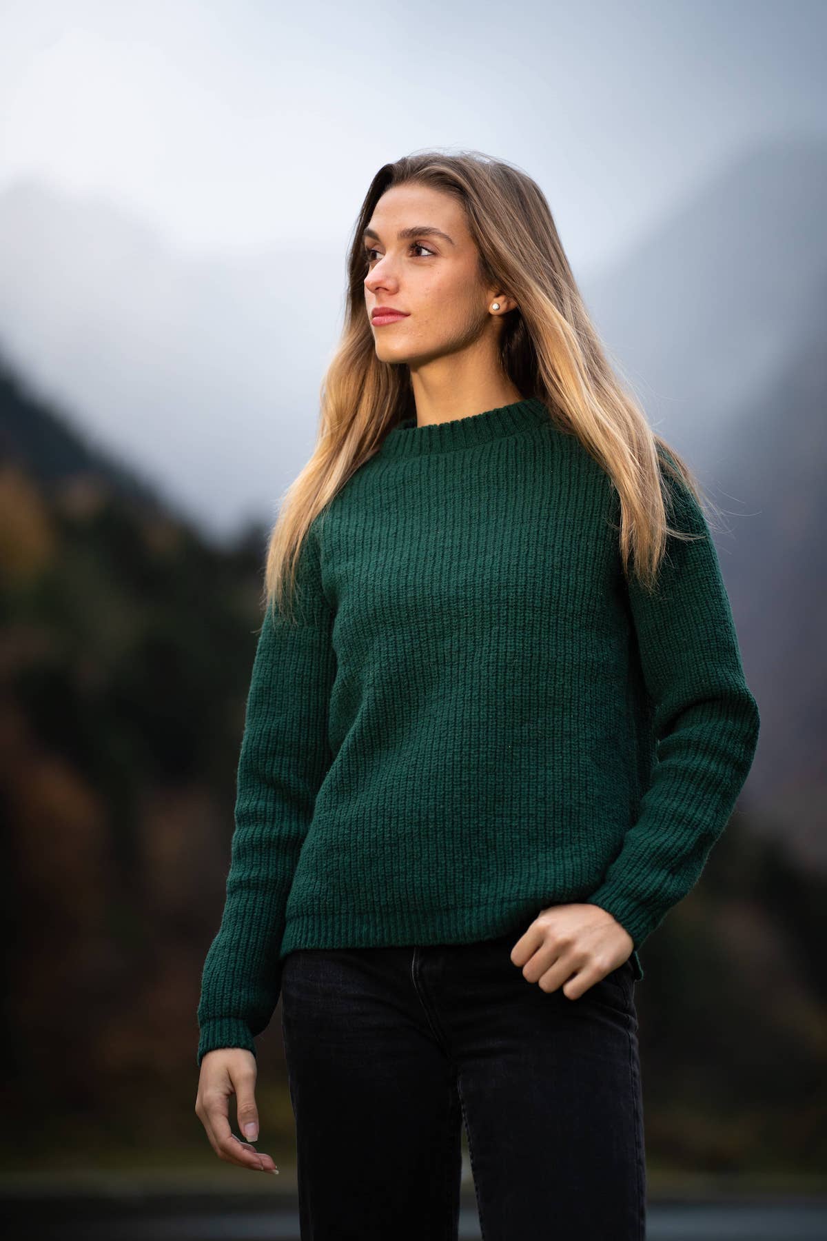 Pull éthique et responsable femme Néou, raglan à cote, vert sapin, en laine naturelle des Pyrénées et coton recyclé Maison Izard, artisanat made in France
