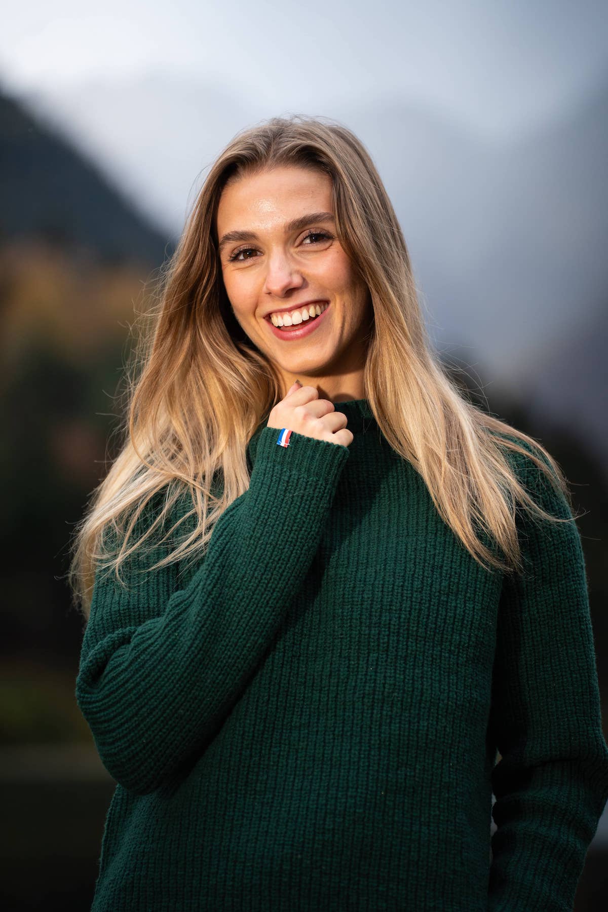 Pull éthique et responsable femme Néou, raglan à cote, vert sapin, en laine naturelle des Pyrénées et coton recyclé Maison Izard, artisanat made in France