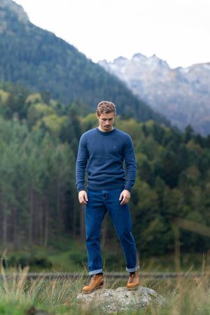 pull éthique homme col rond bleu en laine des Pyrénées et coton recyclé ♻️, made in France 🇫🇷, maison izard