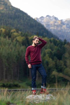 pull éthique homme col rond, rouge bordeaux, en laine des Pyrénées et coton recyclé, made in France, maison izard