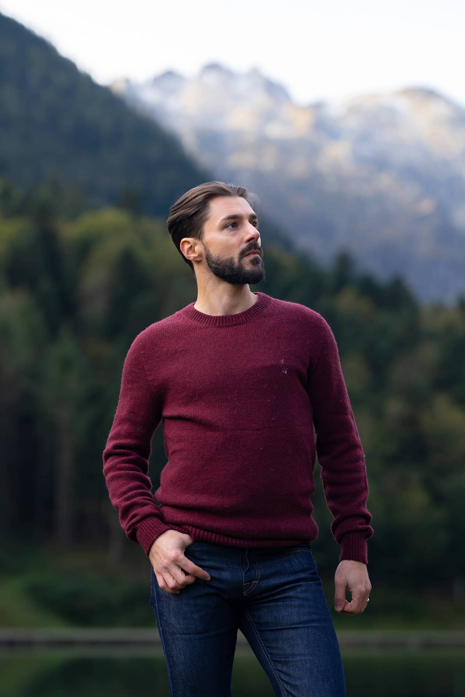 pull éthique homme col rond, rouge bordeaux, en laine des Pyrénées et coton recyclé, made in France, maison izard