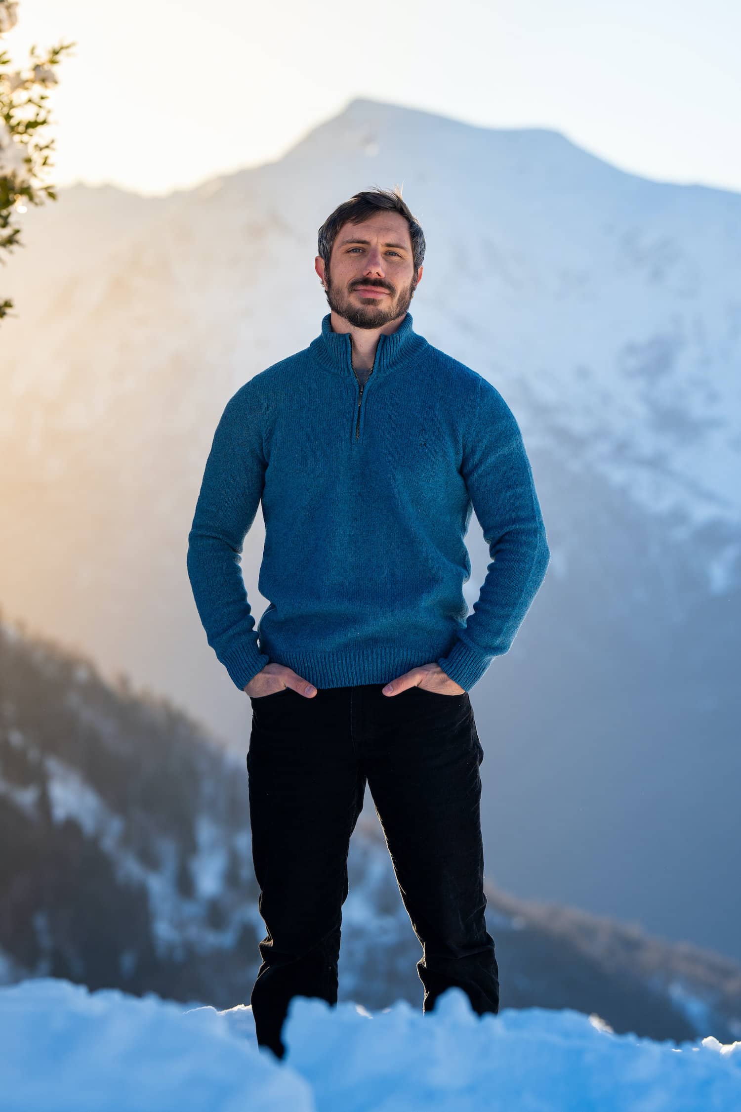 Pull éthique et responsable, homme, col camionneur montant, bleu océan, laine pyrénées et coton recyclé maison izard made in france