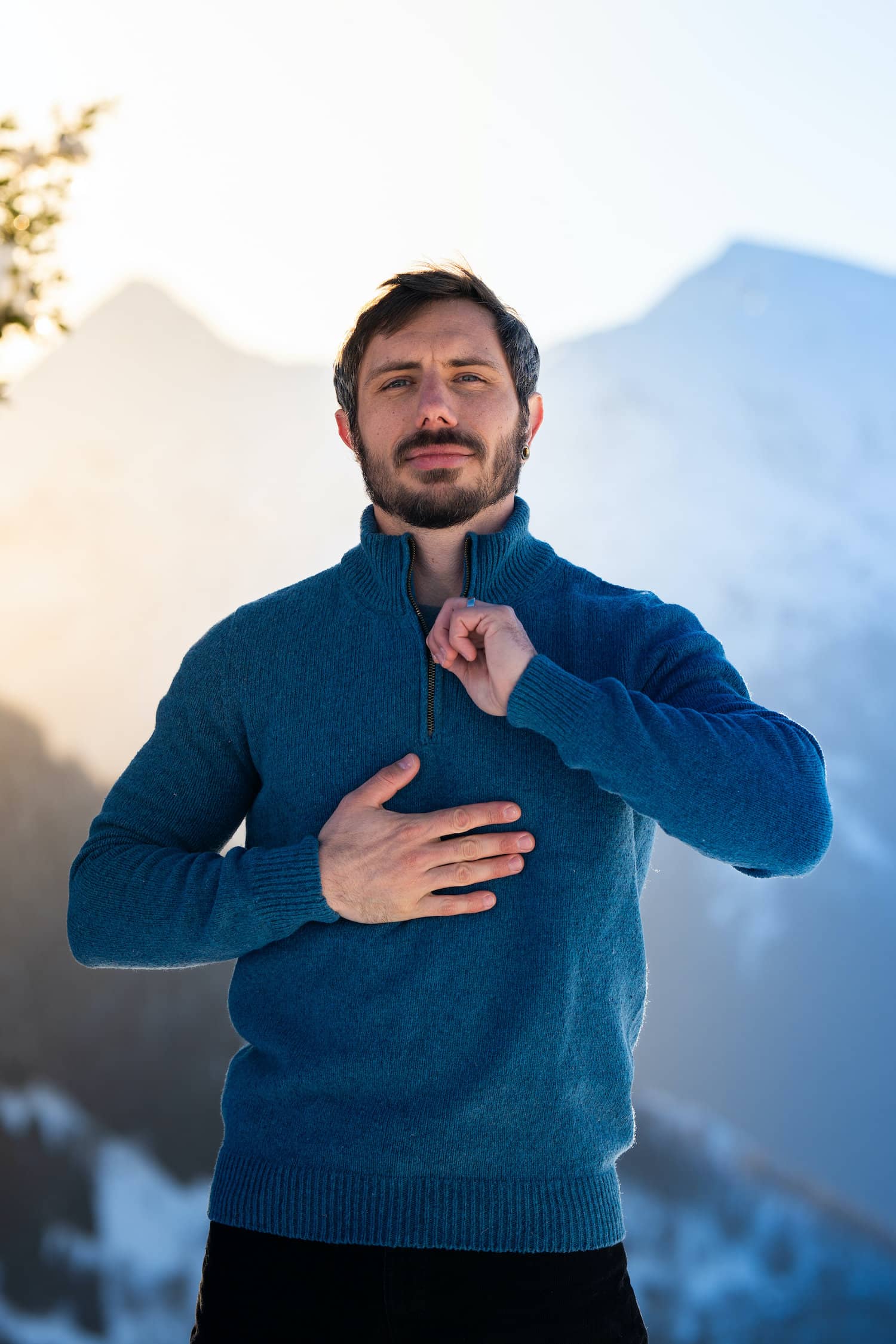 Pull éthique et responsable, homme, col camionneur montant, bleu océan, laine pyrénées et coton recyclé maison izard made in france