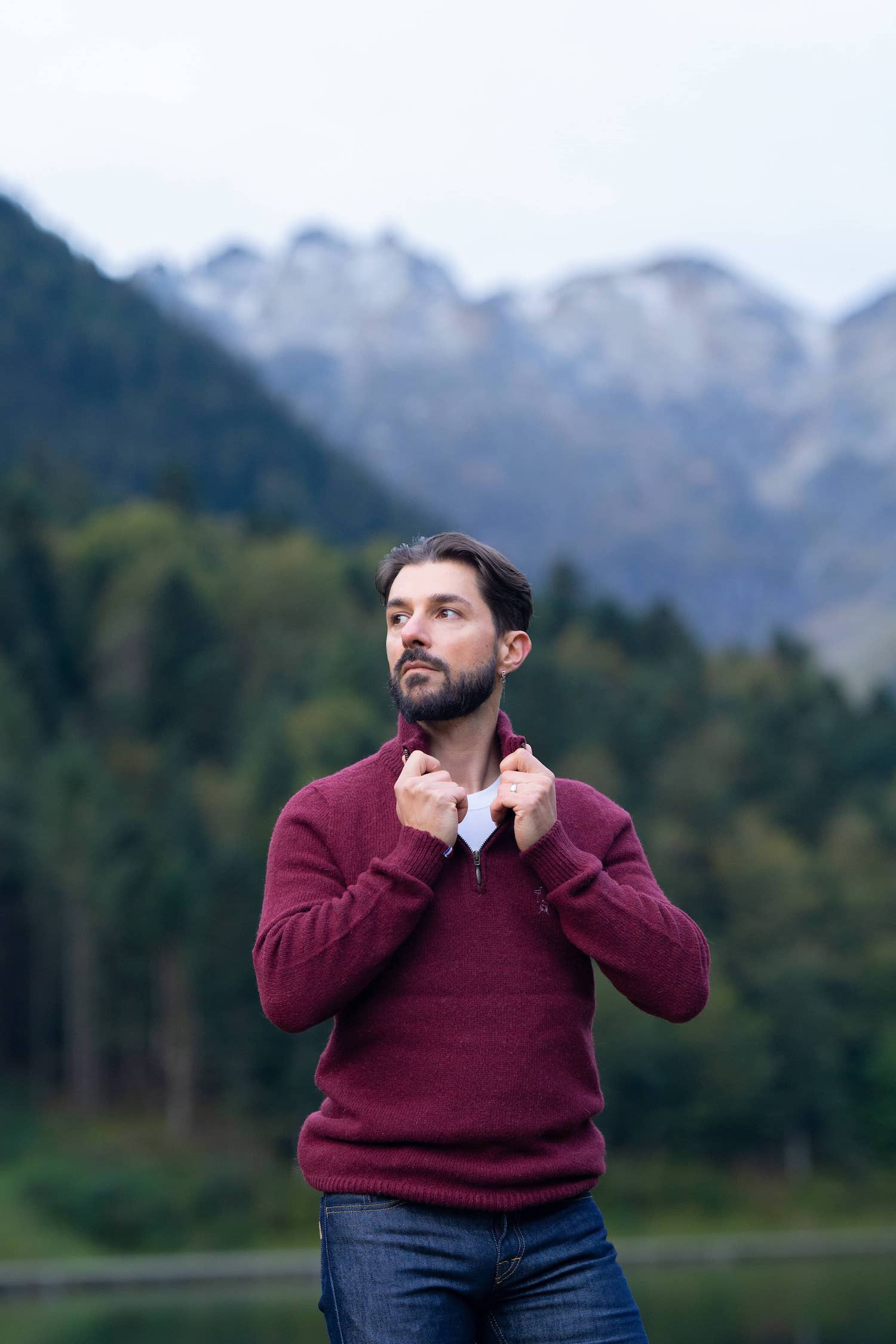 pull éthique homme col camionneur montant rouge bordeaux en laine des Pyrénées et coton recyclé ♻️, made in France 🇫🇷, maison izard