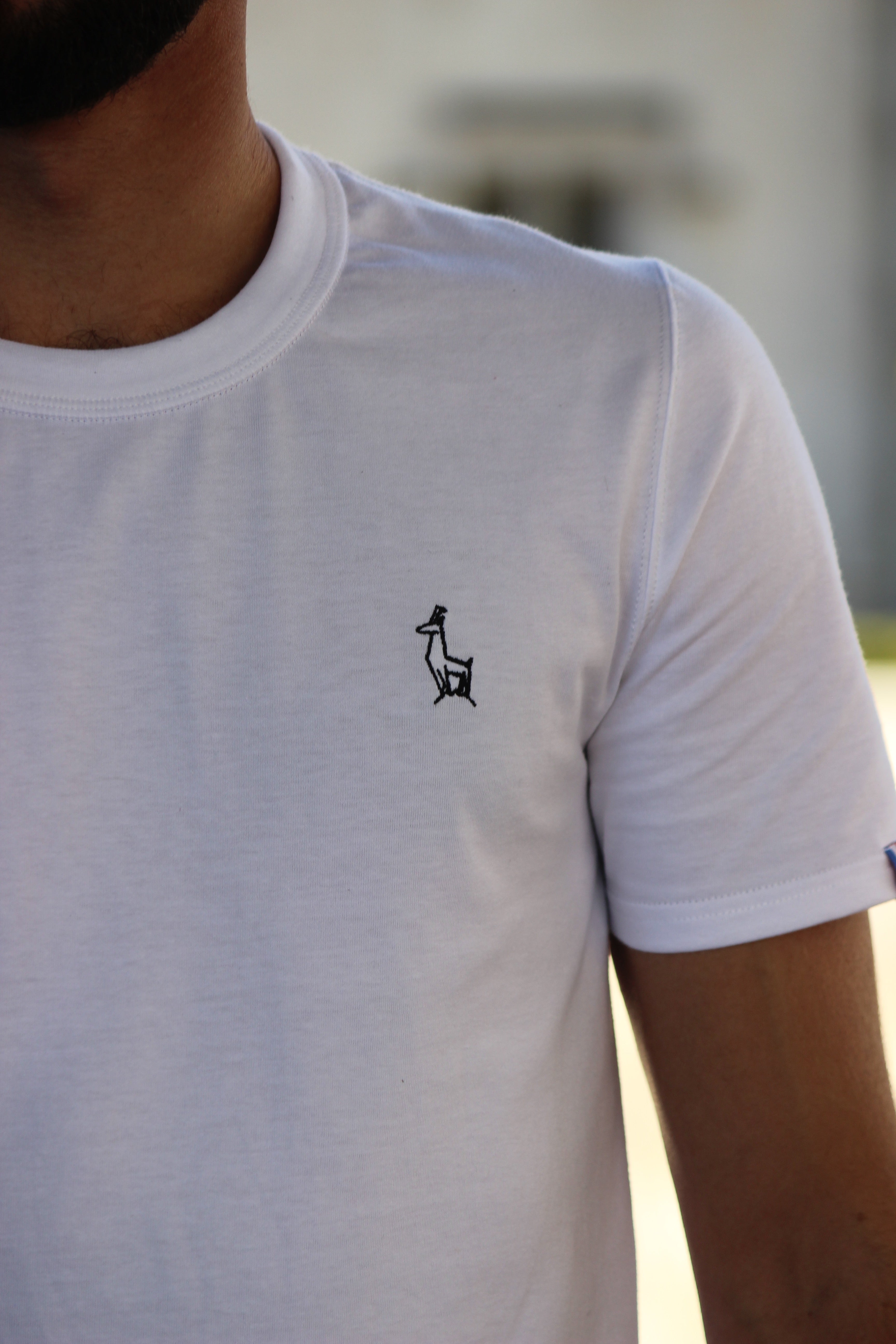 Tee-shirt mixte en coton bio GOTS OCS100 ecocert broderie isard épais blanc et bleu marine, made in france, Maison Izard Pyrénées