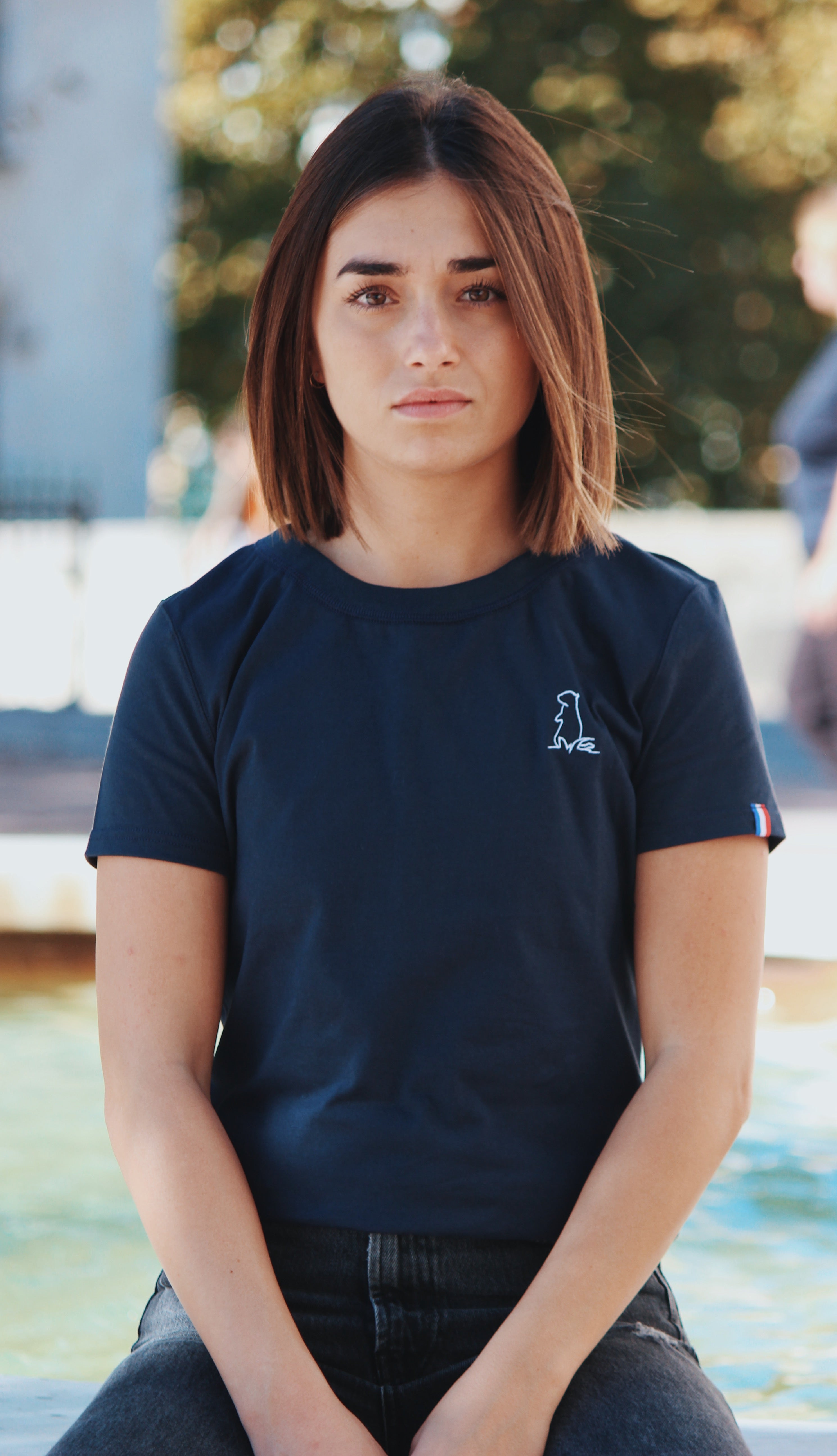 Tee-shirt femme en coton bio GOTS OCS100 ecocert broderie marmotte épais blanc et bleu marine, made in france, Maison Izard Pyrénées